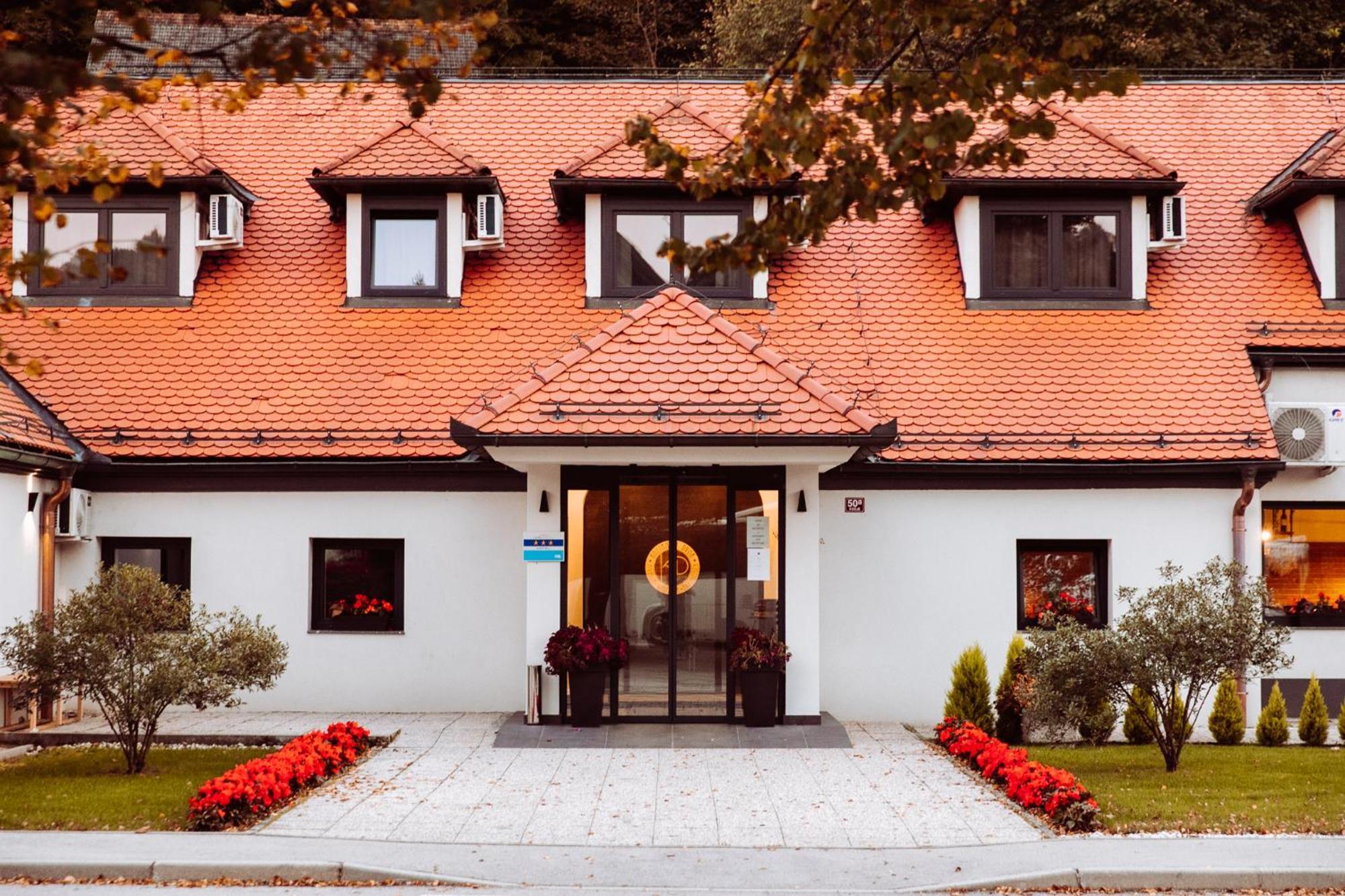 Kozjanski Dvor Podcetrtek Exterior photo